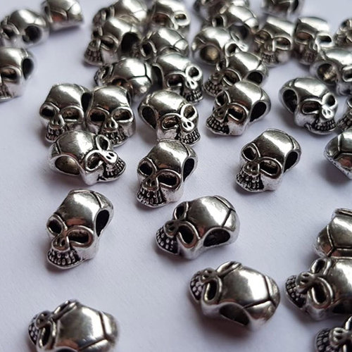 10/25/50 x Skulls Totenköpfe - Metallperlen Farbe silber