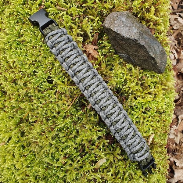 Armband aus Paracord 550 Typ III doppelt geflochten Grau/Oliv